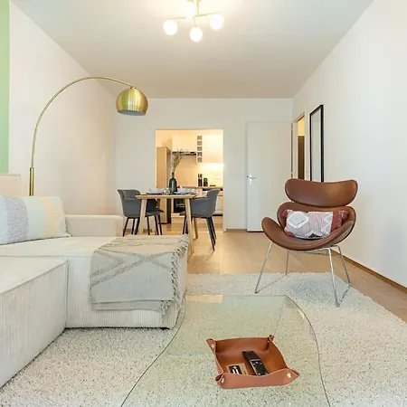 Stylish Lakeside By The Jet D'eau #2 Apartment