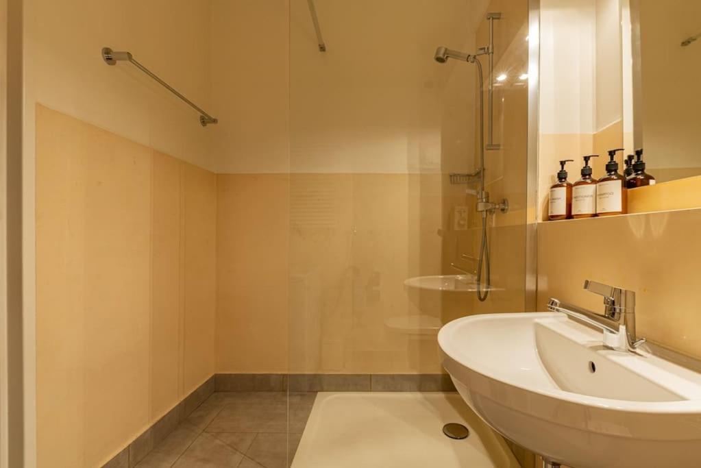 Stylish Lakeside By The Jet D'eau #2 Appartement Genève